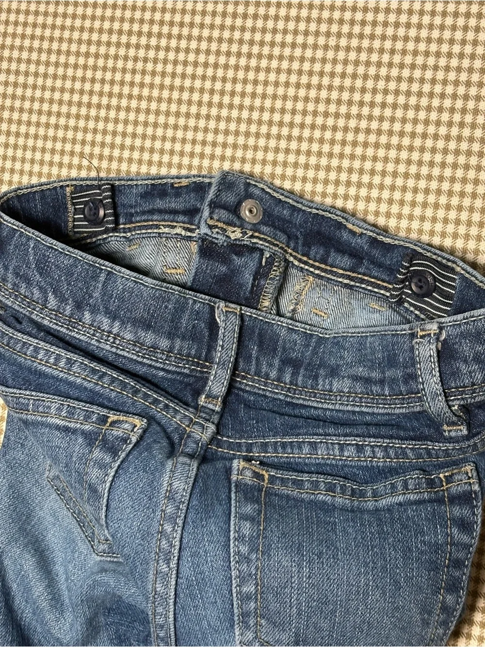 Y2K OshKosh B’gosh Girls Denim Capri Jeans Size 6 Embroidered Floral
